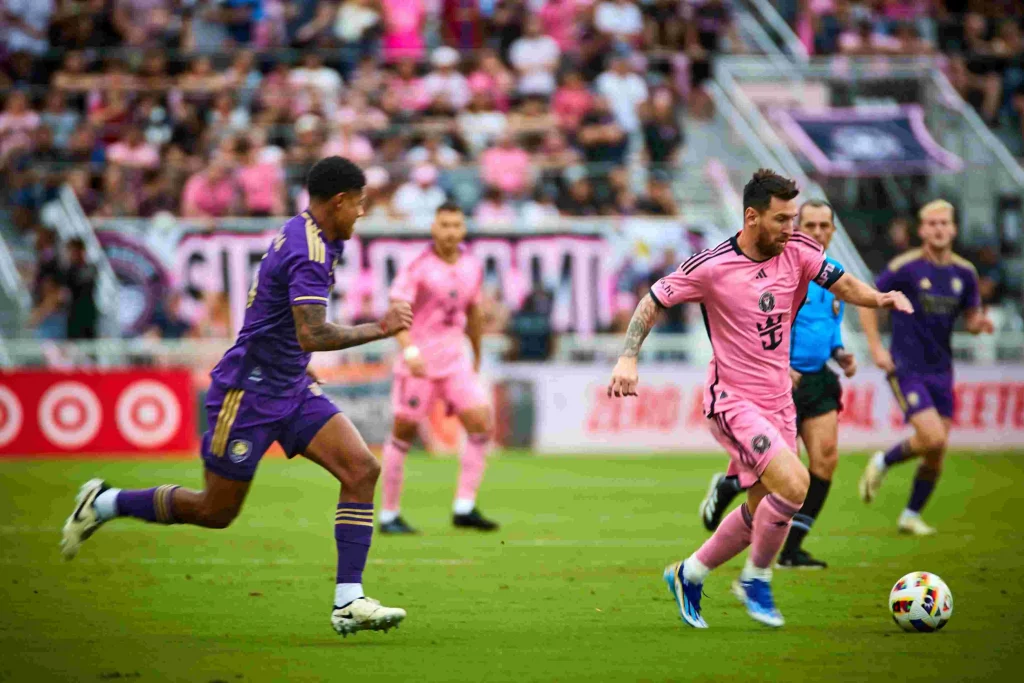 Lionel Messi for Inter Miami under en kamp imellem Orlando City SC vs Inter Miami CF